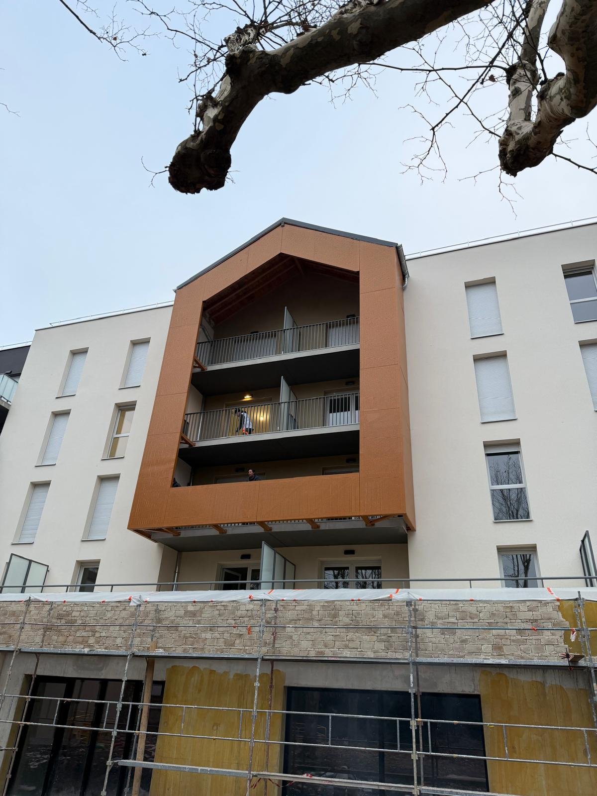 Structure métallique sur mesure intégrée à un bâtiment